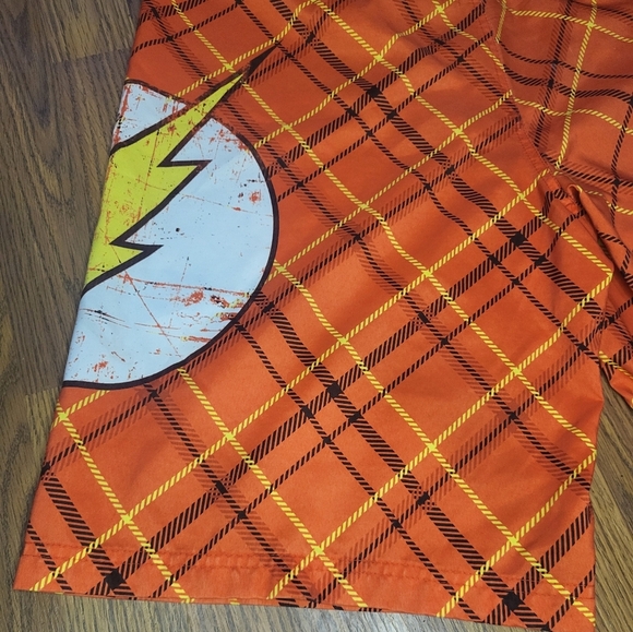 DC Comics The Flash Hybrid Shorts - Men's Size 34 Vibrant Orange & Yellow A72 - Picture 6 of 7